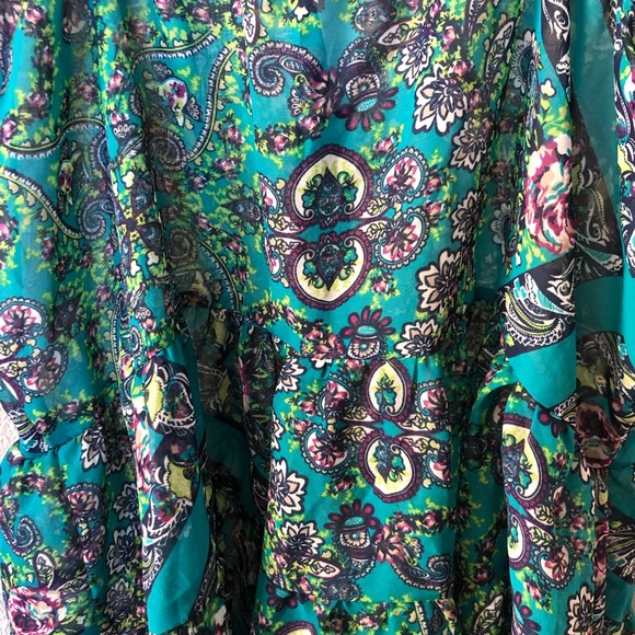 Gorgeous Paisley & Floral Pattern Tank Top - Picture 4 of 7